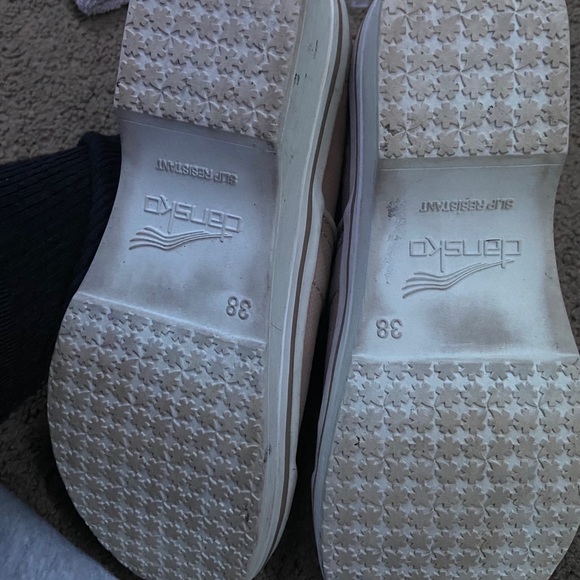 Dansko beige and white casual sueded clog - Picture 4 of 4